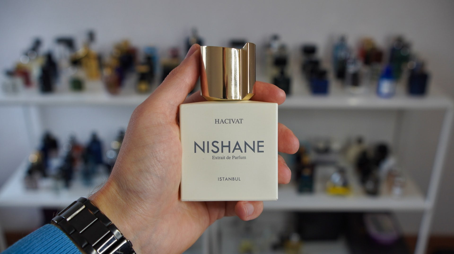 NishaneはCreed Aventusとよく比較されるが、香りのプロファイルは全く異なる。