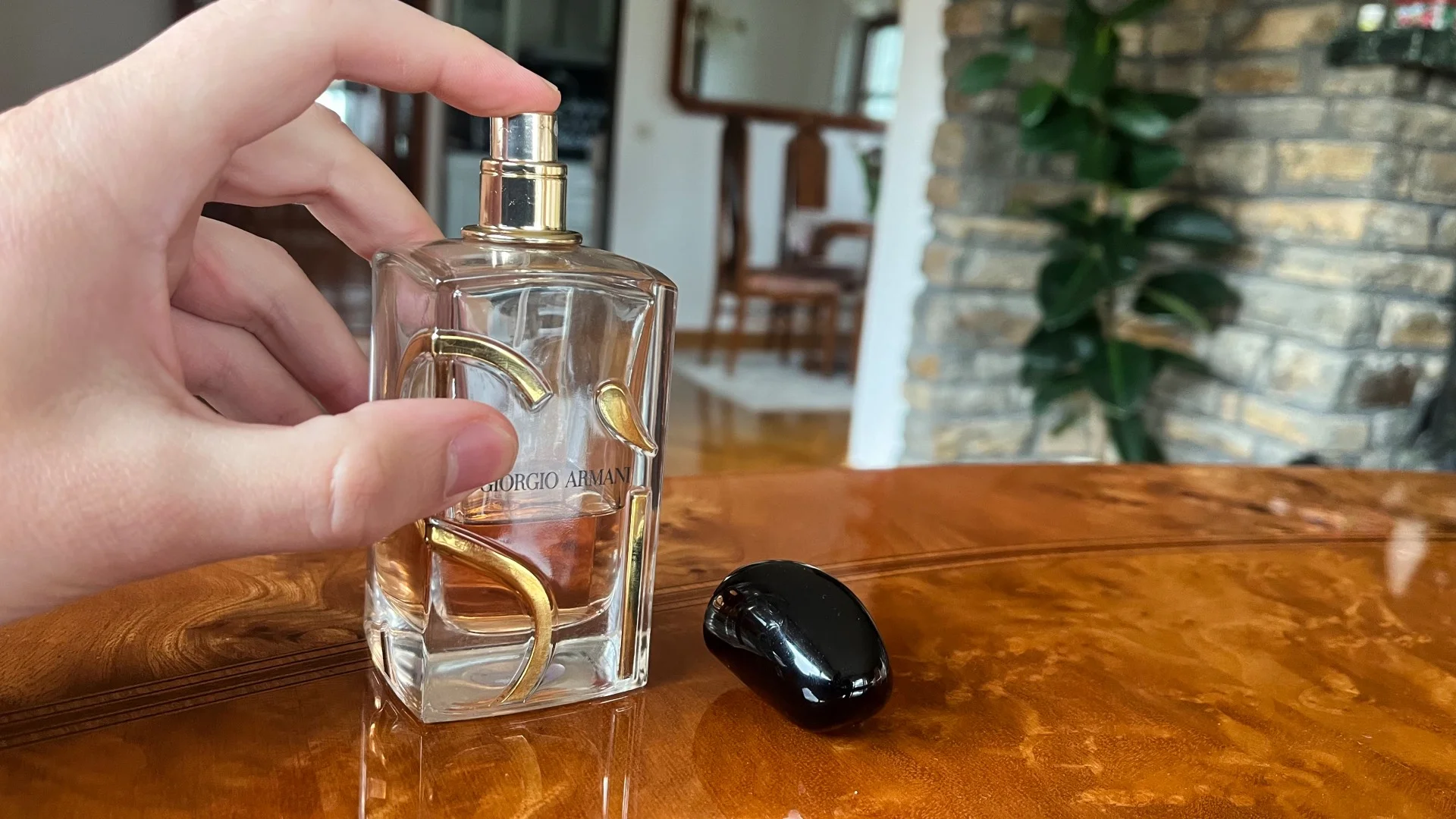 Der neue Armani Sí Eau de Parfum Intense 2023