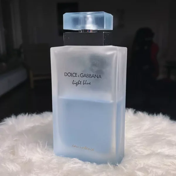 review of light blue pour femme by dolce & gabbana
